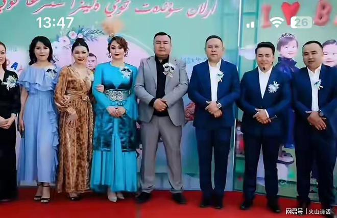 网友：80后网红骤然离世！两个小时前还在直播壮年男子说没就没(图8)