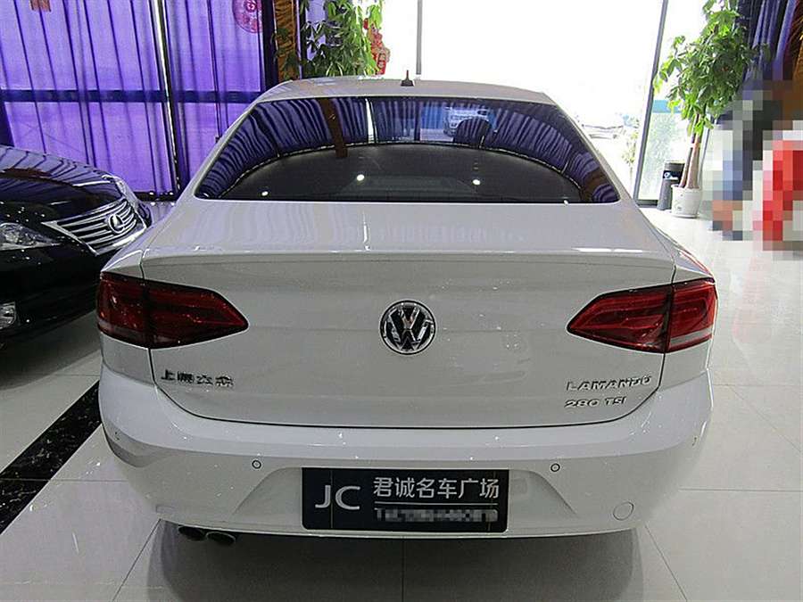 海外卖火了？看成都二手车如何“飞驰”全球｜封面解读