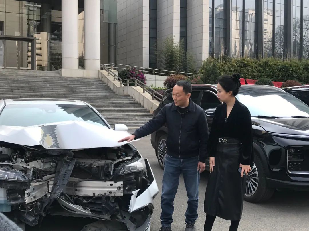 撞车气囊不弹、保价协议变废纸？……云南3·15问题车展 现场曝光……(图5)