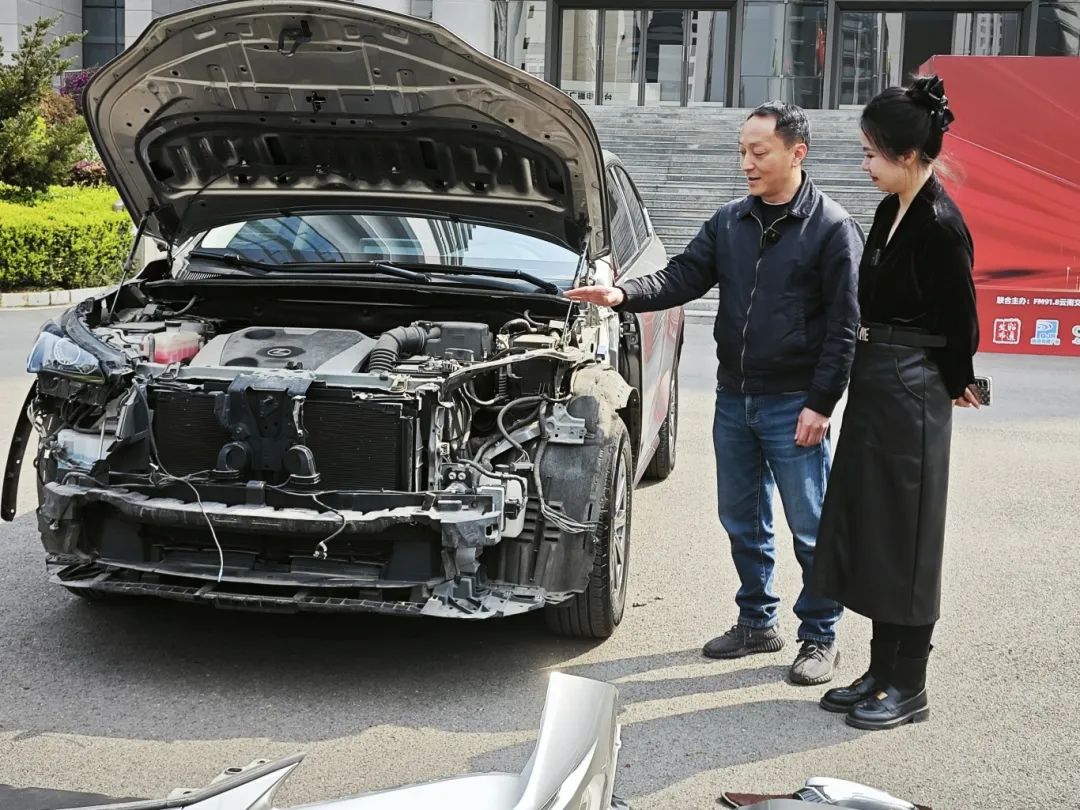 撞车气囊不弹、保价协议变废纸？……云南3·15问题车展 现场曝光……(图7)