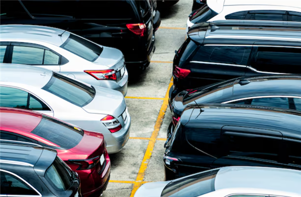 打击零公里二手车！曝工信部拟推新规：新车登记6个月内禁转二手(图1)