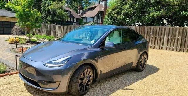 济南二手ModelY跌至十三万多这车还能入手吗？(图3)