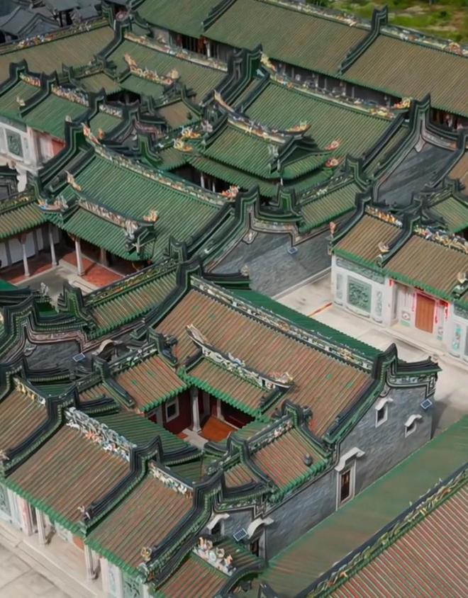 10亿违建豪宅一夜推平屋主人身份被扒官媒：一点都不冤！(图11)