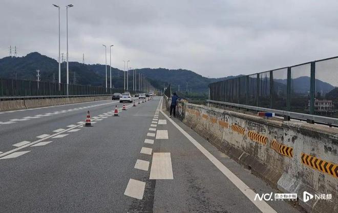 东莞一车坠桥致5死！官方最新回应：正对道路设计等进行调查(图2)