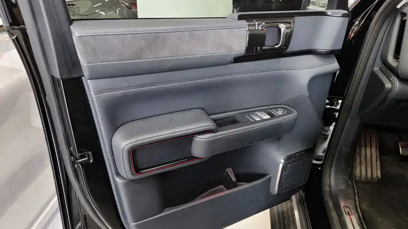 成都方程豹豹5二手车 2023款优惠特价18万(图2)