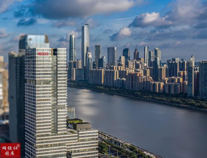 唯品会发布2025年业绩：净营收1059亿元SVIP活跃用户数保持两位数增长(图1)