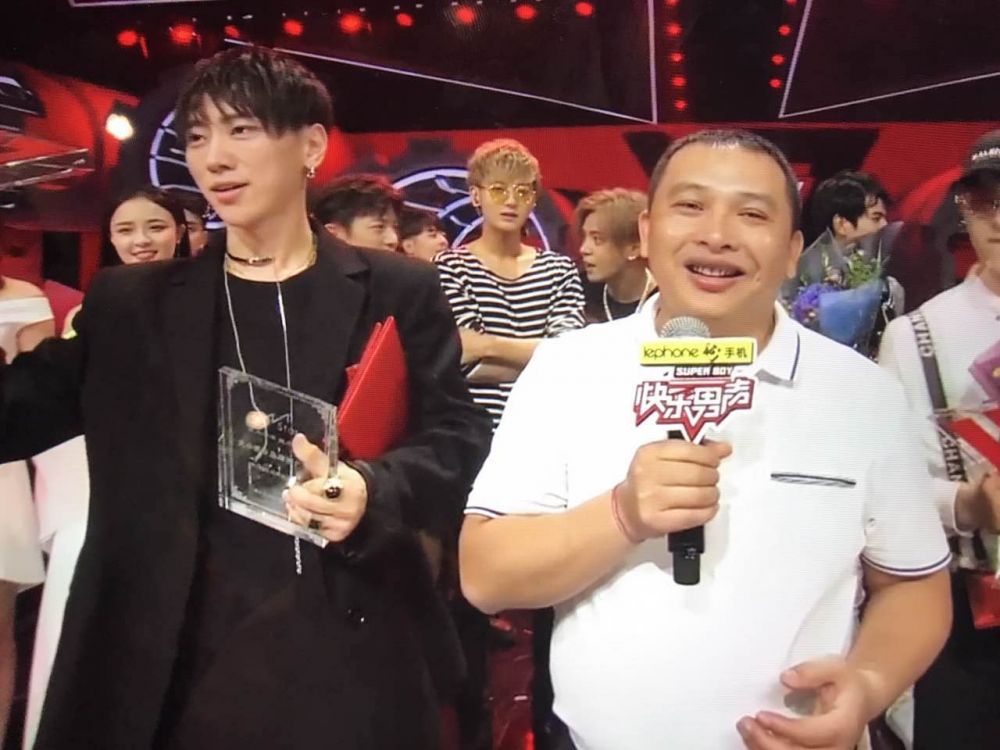 科技晚报：百立丰宣布从360接管大神手机 星空琴行全国闭店(图1)