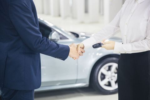 二手车“小瑕疵”变“大事故”买家如何维权？律师：隐瞒严重程度可构成欺诈(图1)